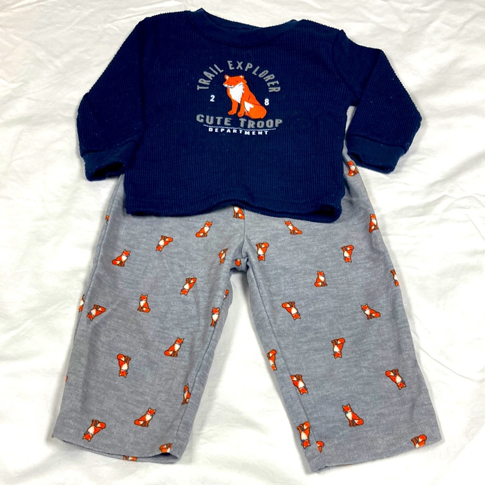 Carter’s boys two piece fox themed pajama sets size 12 months